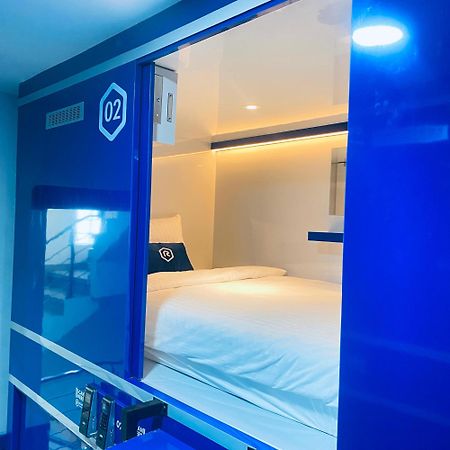 Rosalyne Sleepbox Malioboro 3 Hotell Yogyakarta Exteriör bild