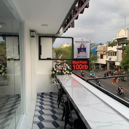 Rosalyne Sleepbox Malioboro 3 Hotell Yogyakarta Exteriör bild