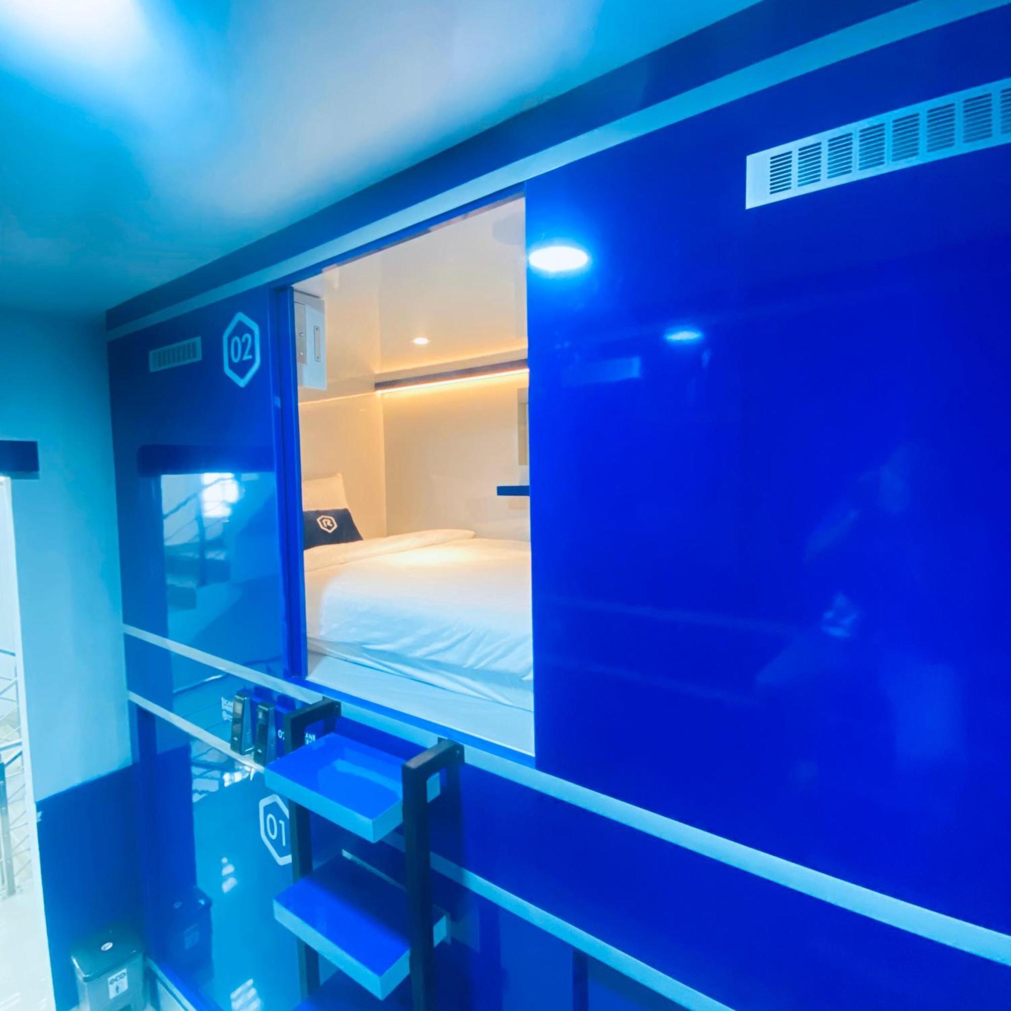 Rosalyne Sleepbox Malioboro 3 Hotell Yogyakarta Exteriör bild