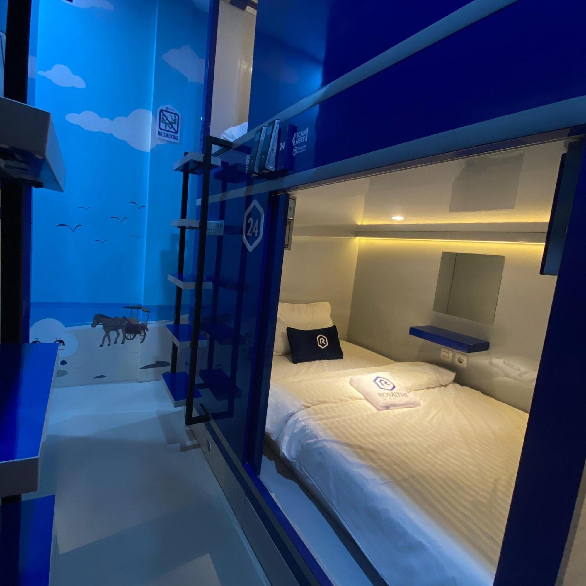Rosalyne Sleepbox Malioboro 3 Hotell Yogyakarta Exteriör bild